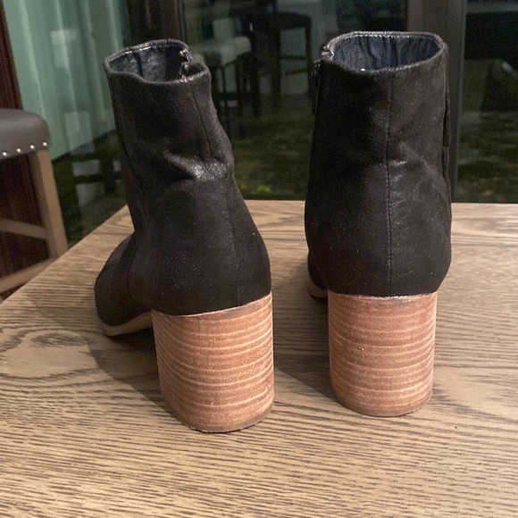 Classic Fall black bootie - Picture 6 of 6